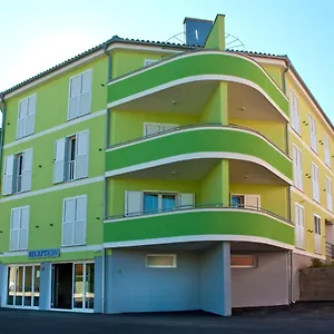- Oliva Premantura